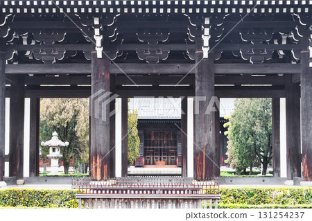 冬季的東福寺三門（京都市東山區） 131254237