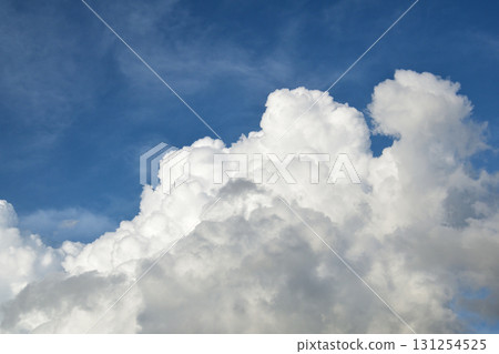 Blue sky and white clouds, summer clouds, autumn clouds 131254525