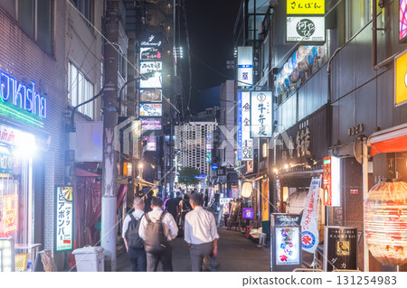 東京:新橋,上班族的飲酒區 東京:新橋,上班族的飲酒區 131254983