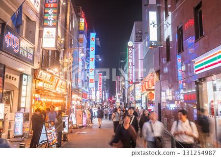 東京:新橋,上班族的飲酒區 東京:新橋,上班族的飲酒區 131254987