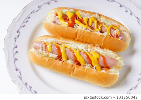 hot dog  131256042