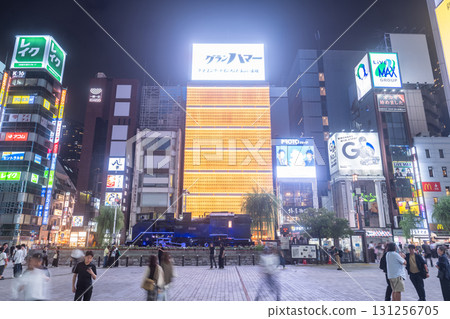 東京:新橋站前,上班族的都市 東京:新橋站前,上班族的都市 131256705