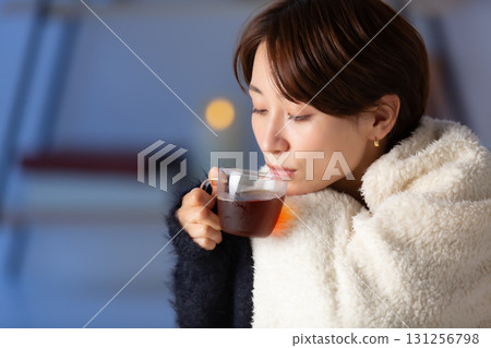 女人溫暖的冬天 131256798
