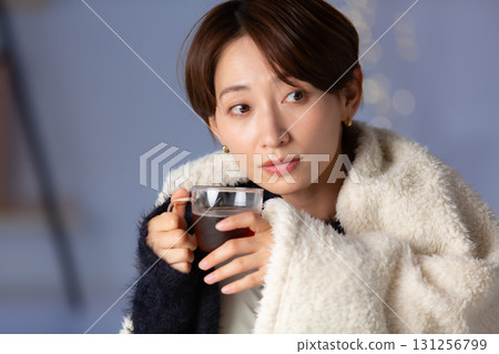 Woman warming winter Woman warming winter 131256799