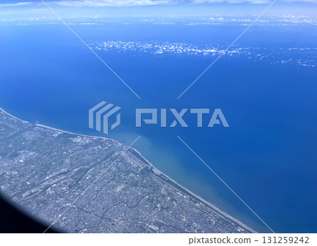 從飛機上看到的日本海岸線 從飛機上看到的日本海岸線 131259242