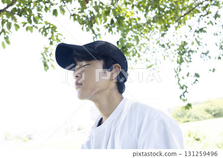 Boy running 131259496