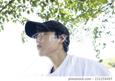 Boy running 131259497