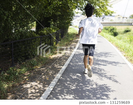 Boy running 131259689