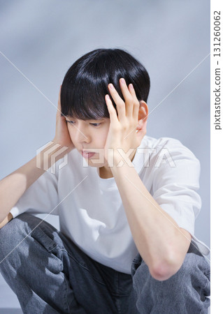 20多歲男子的美女形象肖像 131260062