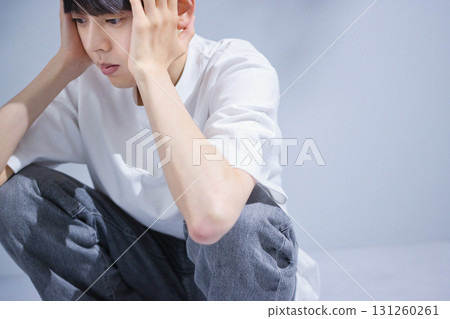 20多歲男子的美女形象肖像 20多歲男子的美女形象肖像 131260261