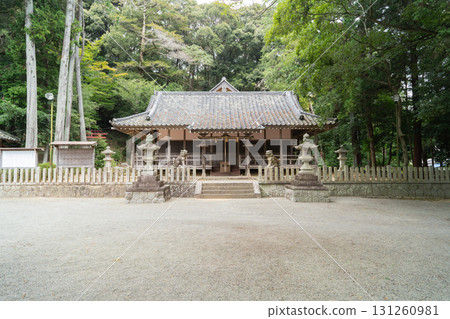 多田神社的拜殿（兵庫縣川西市） 131260981