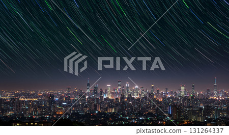 繁星點點的摩天大樓夜景 131264337