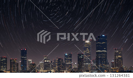 繁星點點的摩天大樓夜景 131264381