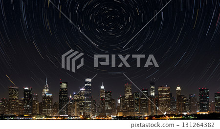 繁星點點的摩天大樓夜景 131264382