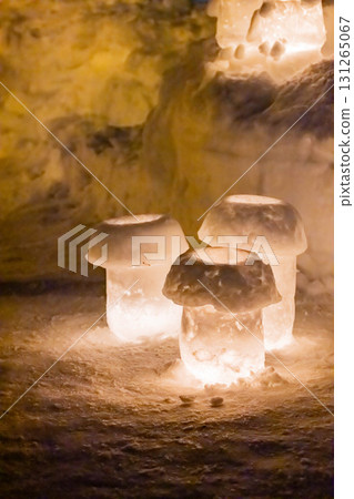 Mushroom-shaped candle light 131265067