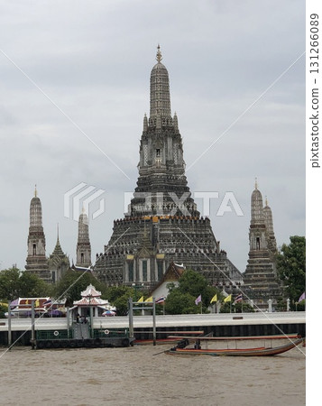 Wat Arun 131266089