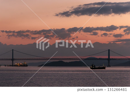 The Seto Ohashi Bridge at dusk as seen from Goshikidai (Kagawa Prefecture) 131266481