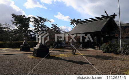 The grounds and gate of Akita Gokoku Shrine The grounds and gate of Akita Gokoku Shrine 131268343