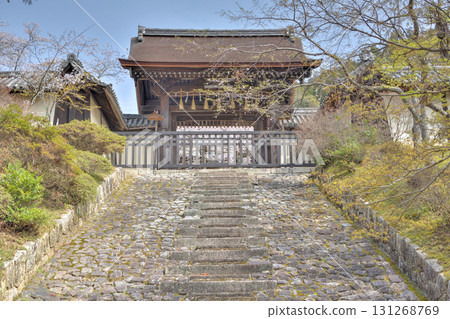 毘沙門堂使者門 131268769