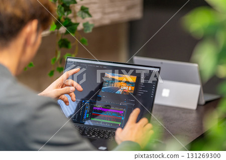 Video/Video Creator Male Video Marketing 1 person 131269300