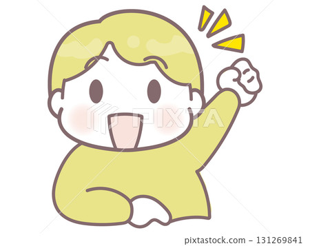 穿著黃色衣服的聰明可愛的男孩 131269841