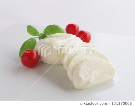 Mozzarella, mozzarella cheese, cherry tomatoes, basil Mozzarella, mozzarella cheese, cherry tomatoes, basil 131270066