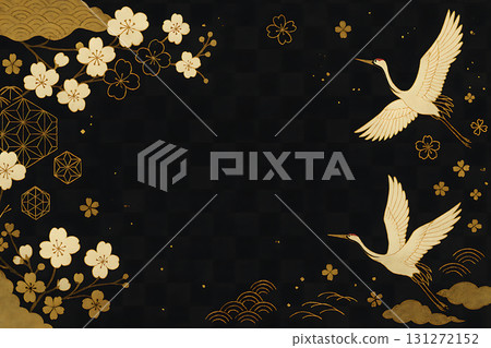 奢華的日式背景，黑色背景上有金色的梅花和翩翩起舞的仙鶴 131272152