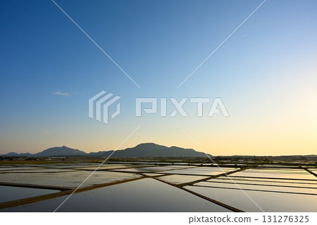越後平原(新潟縣)的春天田園風光 越後平原(新潟縣)的春天田園風光 131276325
