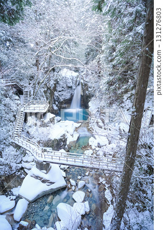 冬天的瀑布 冬天的瀑布 131276803