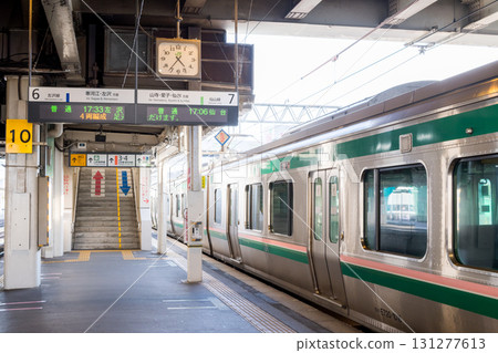[Yamagata Station] A local train on the Senzan Line waiting to depart 131277613