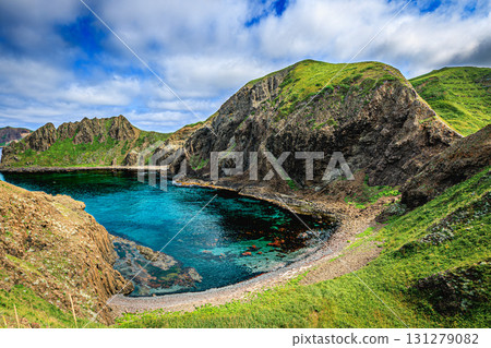 禮文島的蘇凱岬，海水清澈，懸崖峭壁險峻 131279082