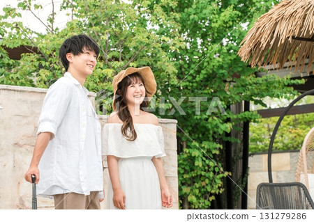 蜜月，年輕的亞洲夫婦出國度假 131279286