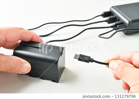 手機電池充電影像 131279706
