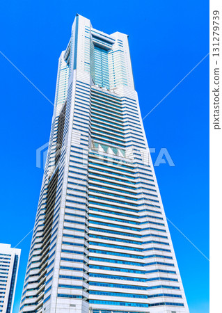 9月26日，日本橫濱市景。櫻木町車站前的橫濱地標塔。一線希望，照亮未來。 131279739