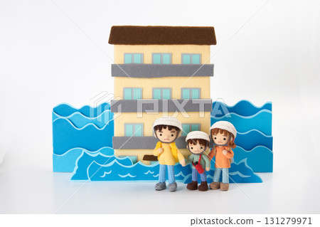 Amigurumi dolls: Natural disasters and evacuation Amigurumi dolls: Natural disasters and evacuation 131279971