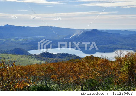 Lake Kussharo in autumn as seen from Mount Mokoto 131280468