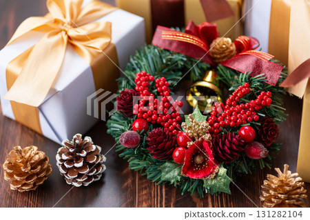 Christmas lease and gifts 131282104