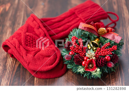 聖誕花圈和襪子 聖誕花圈和襪子 131282898