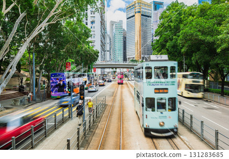 從香港電車窗戶看到的景色 131283685