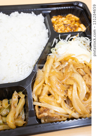 美味的豬肉薑烤午餐 美味的豬肉薑烤午餐 131284659