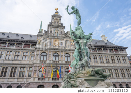 安特衛普市政廳（世界遺產鐘樓）和布拉博噴泉 / 比利時安特衛普 131285110