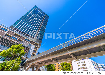 日本橫濱市容:從瀾站入口眺望關內站前的基地門、橫濱關內塔等(9月26日) 日本橫濱市容:從瀾站入口眺望關內站前的基地門、橫濱關內塔等(9月26日) 131285268