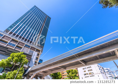 Yokohama cityscape in Japan: View of the base gate in front of Kannai Station, Yokohama Kannai Tower, etc. from the entrance to Hamasta (September 26th) 131285273