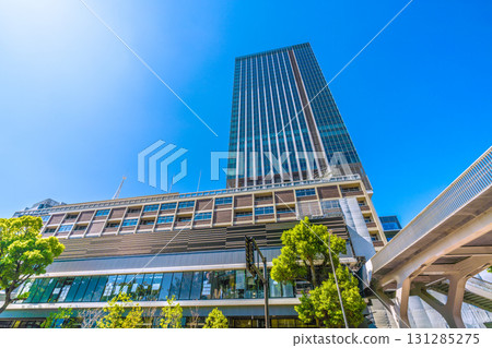 Yokohama cityscape in Japan: View of the base gate in front of Kannai Station, Yokohama Kannai Tower, etc. from the entrance to Hamasta (September 26th) Yokohama cityscape in Japan: View of the base gate in front of Kannai Station, Yokohama Kannai Tower, etc. from the entrance to Hamasta (September 26th) 131285275