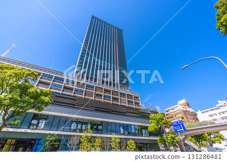 日本橫濱市容：從瀾站入口眺望關內站前的基地門、橫濱關內塔等（9月26日） 131286481