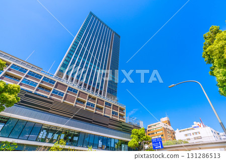 Yokohama cityscape in Japan: View of the base gate in front of Kannai Station, Yokohama Kannai Tower, etc. from the entrance to Hamasta (September 26th) 131286513