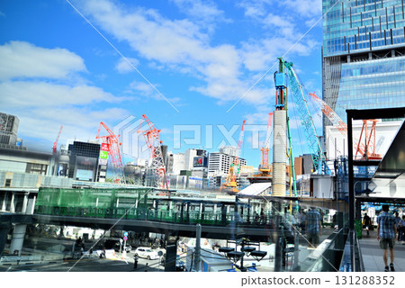 東京澀谷站週邊地區重建工作正在推進，高層建築正在興建中 131288352