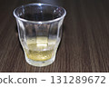 Tea that entered the glass 131289672
