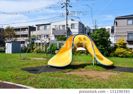 Jungle gym and slide at Hidamari Park_02 131290393