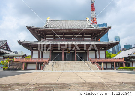 Traditional Japanese temple with modern cityscape in background at Tokyo, Japan Traditional Japanese temple with modern cityscape in background at Tokyo, Japan 131292844